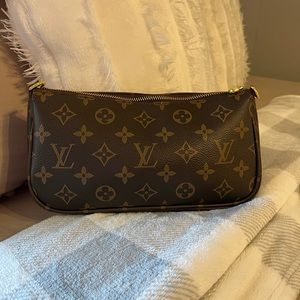 Lv pouch